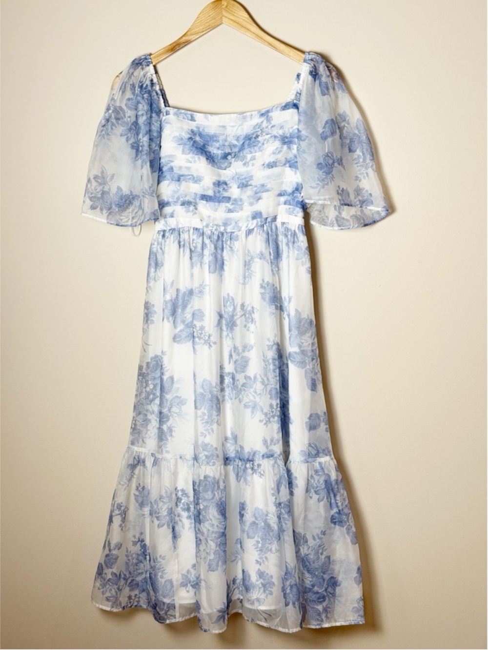 Abercrombie Emerson Angel Sleeve
Midi Dress in Blue Floral M - Picture 3 of 11